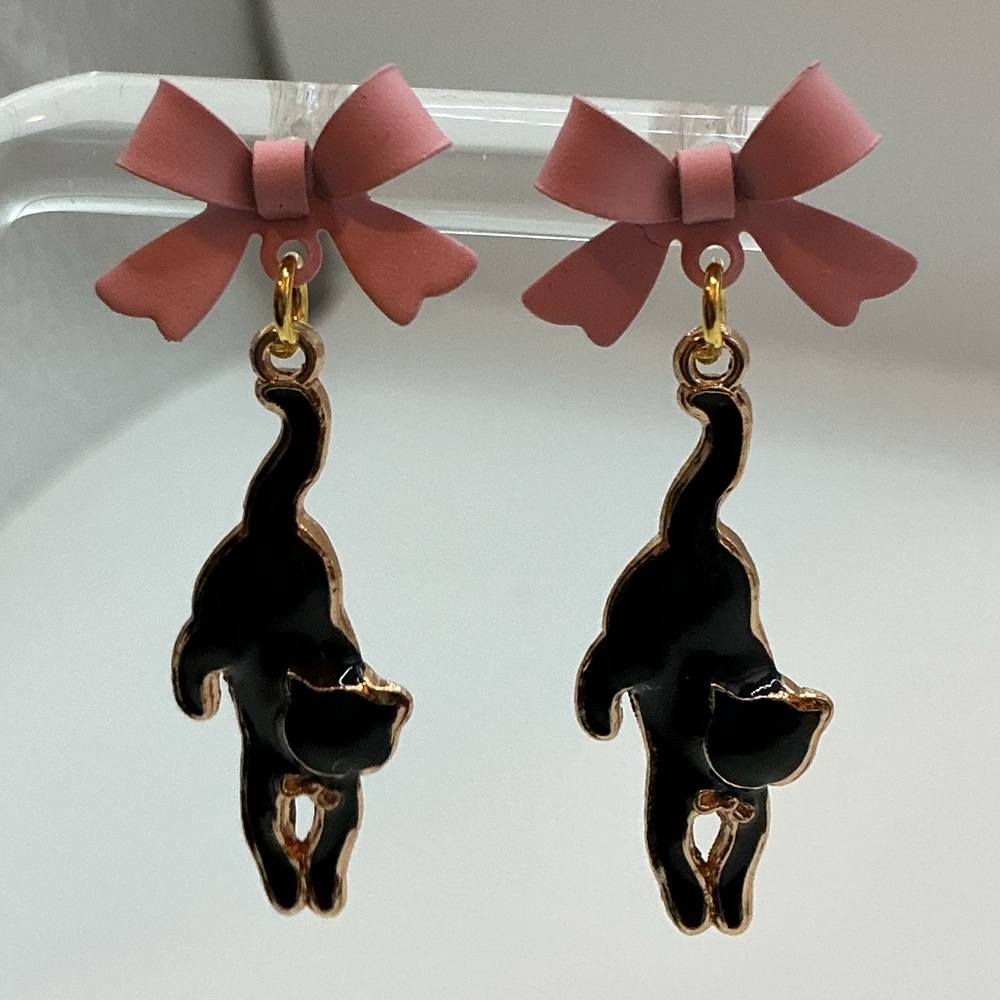 GOLDTONE BLACK AND PINK CAT KITTEN BOW EARRINGS HANDMADE NEW